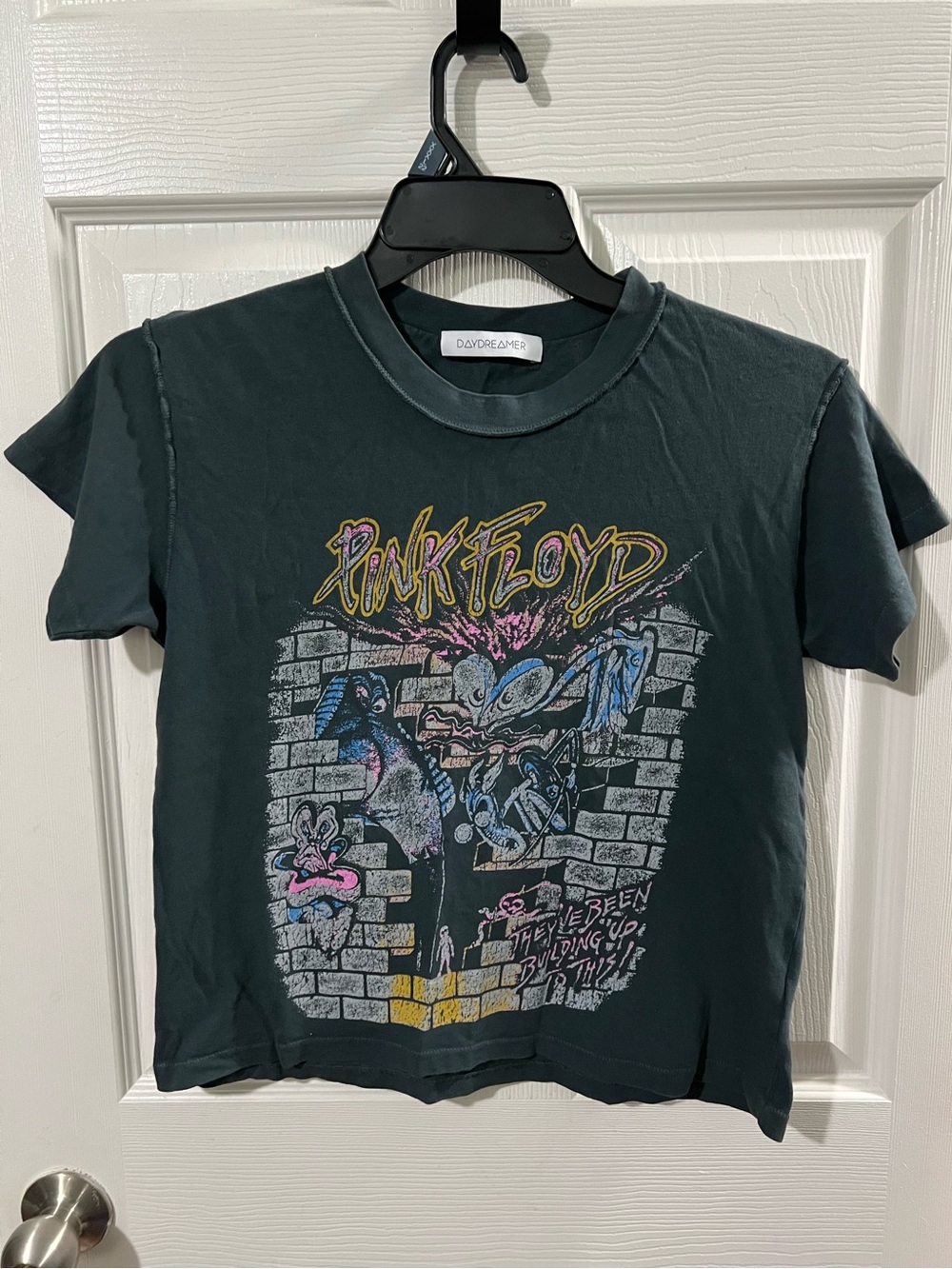 Daydreamer Pink Floyd Building Up Reverse Girlfriend Tee Vintage Black color XS